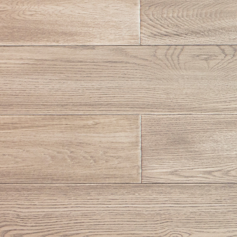 Pavimenti in legno massello a listoni larghi, smalto grigio chiaro, quercia rossa americana