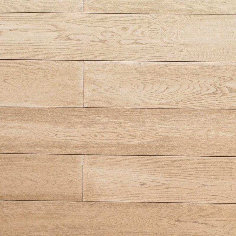 Pavimenti in legno massello di rovere smaltato beige chiaro
